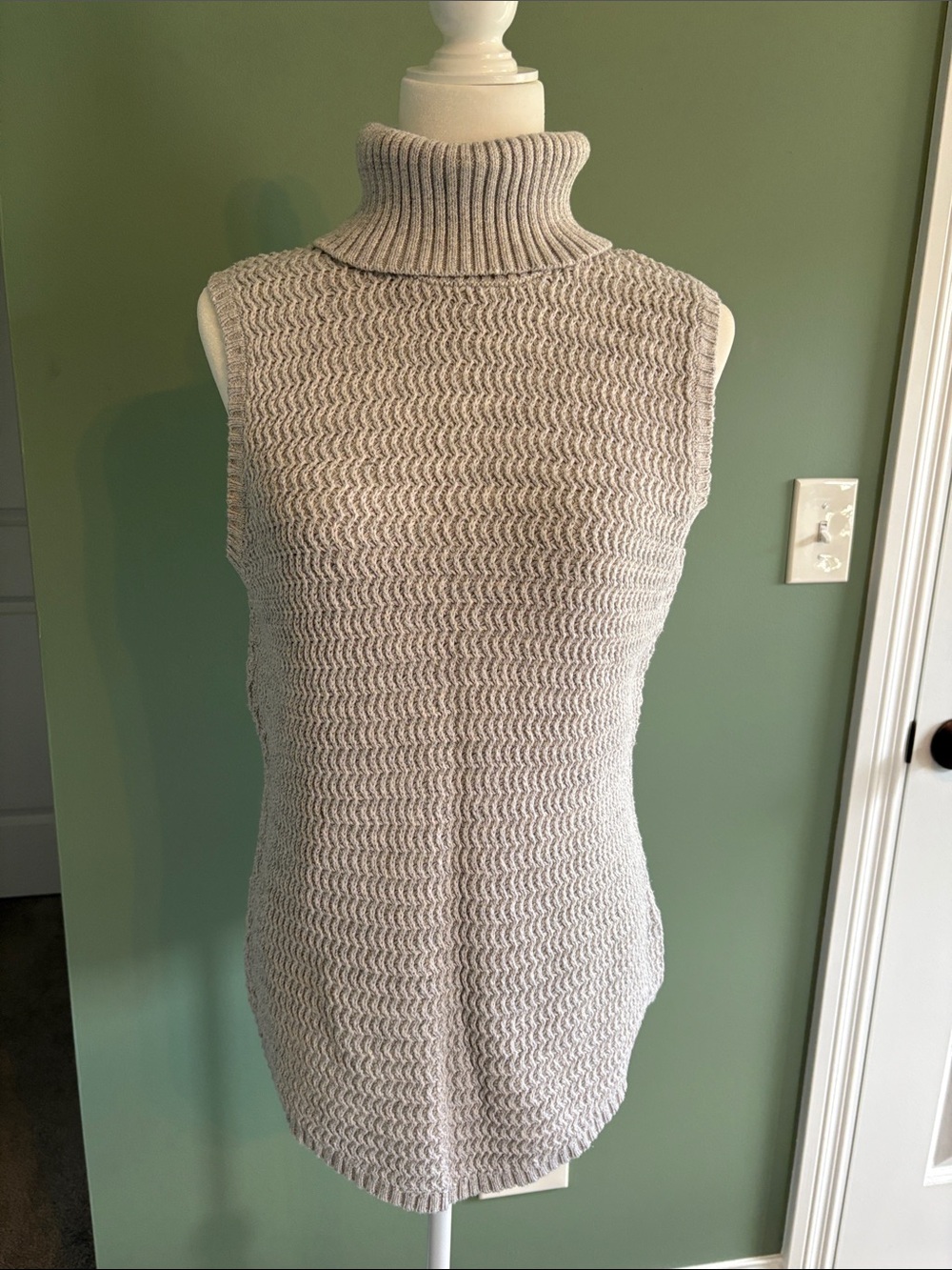 Sleeveless Turtleneck Knit Sweater in Light Gray
